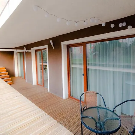 Transylvanian Apt. W/ Lrg. Terrace And Parking - Karpatenhaus Braşov Extérieur photo