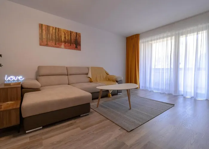 Transylvanian Apt. W/ Lrg. Terrace And Parking - Karpatenhaus
