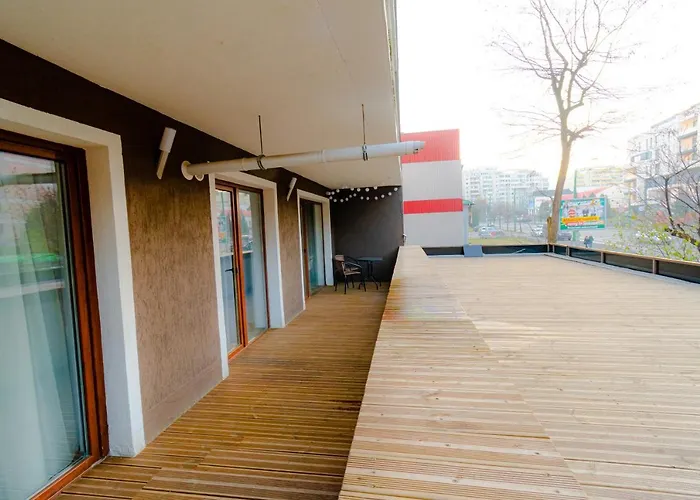Transylvanian Apt. W/ Lrg. Terrace And Parking - Karpatenhaus