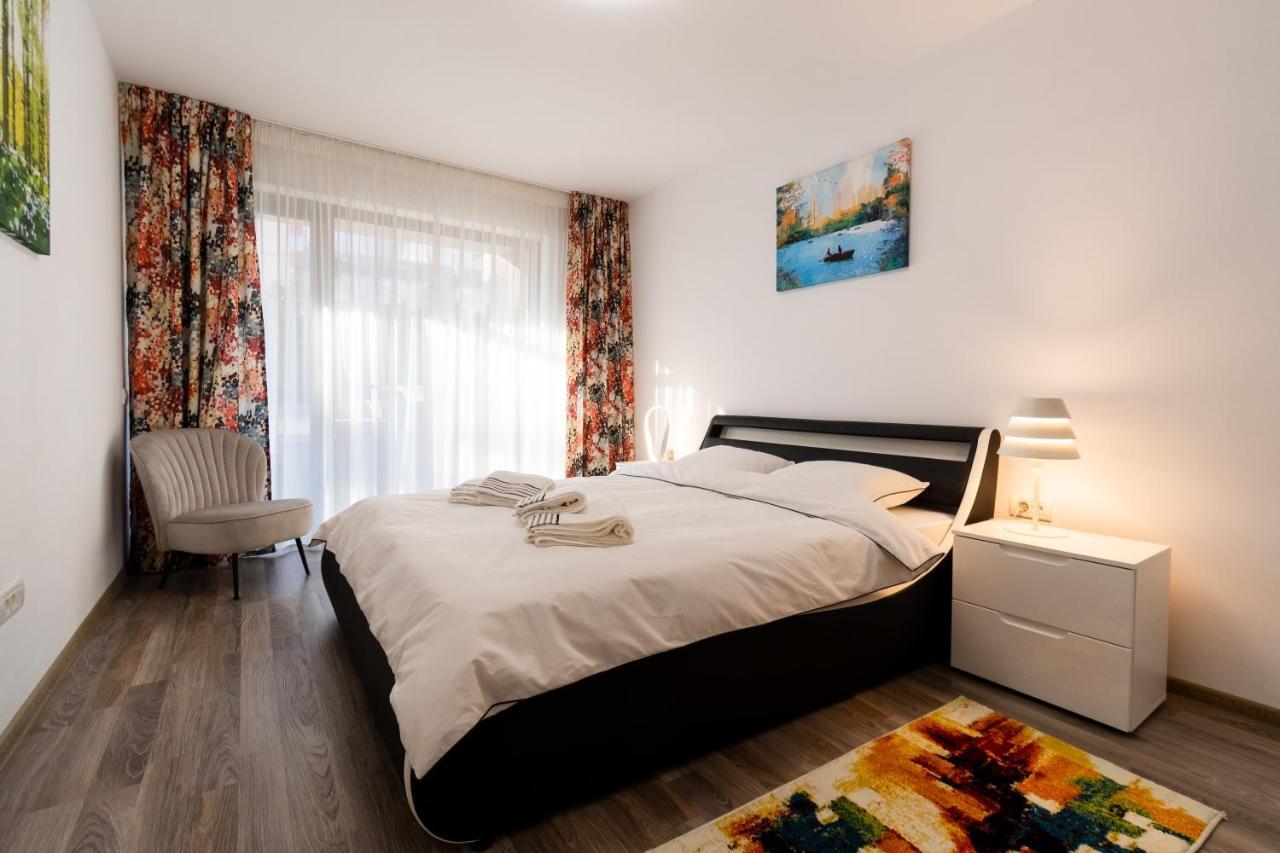 Transylvanian Apt. W/ Lrg. Terrace And Parking - Karpatenhaus Braşov